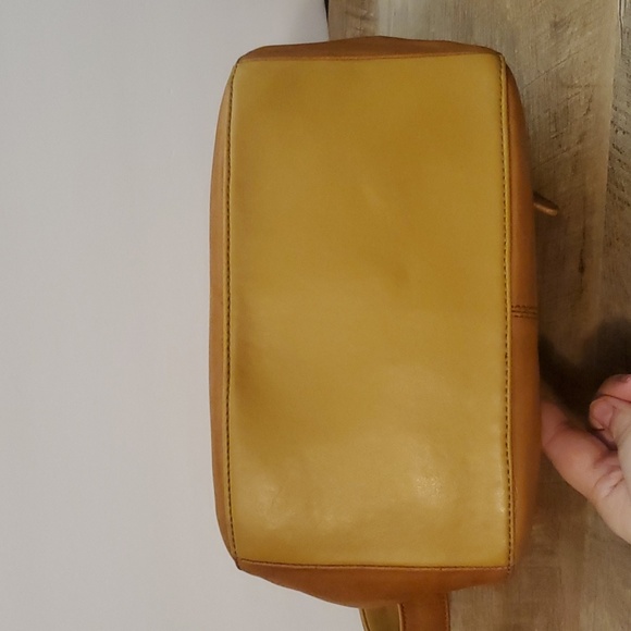 Large Vintage St John's Bay Genuine Leather Honey Camel Hobo Bag Purse Handbag - Picture 9 of 12